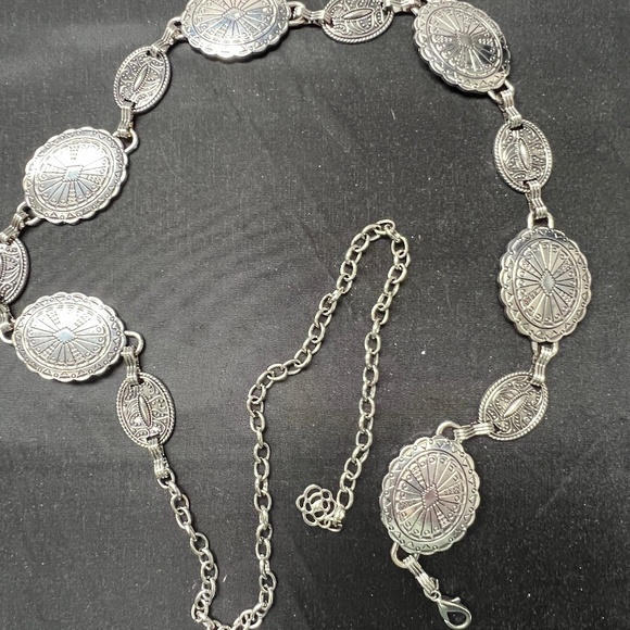 Metal Medalion Belt Ovals Chain Clasp Size Small Shiny Silver - Picture 1 of 10